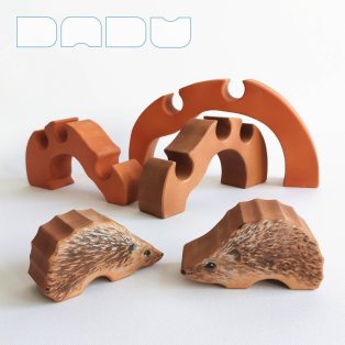 DaduGarden planting mounds with hedgehog