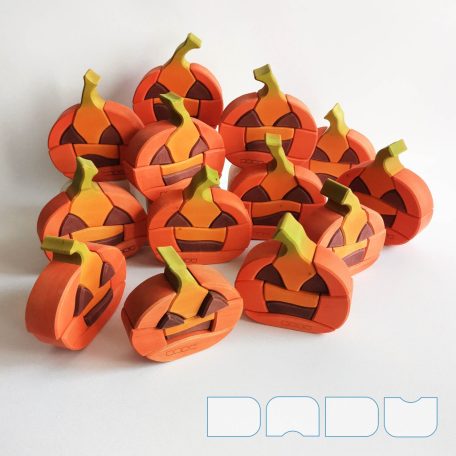 Halloween pumpkins  (Jack-o'-lantern) - wooden puzzle toy or decoration